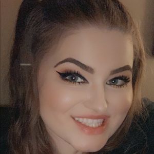 Meet your Posher, Angelina